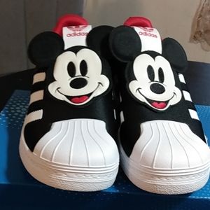Kids Adidas Mickey mouse sneakers size 3